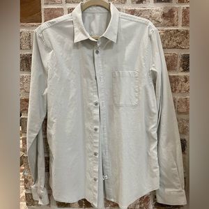 Men’s Lululemon Oxford button down shirt